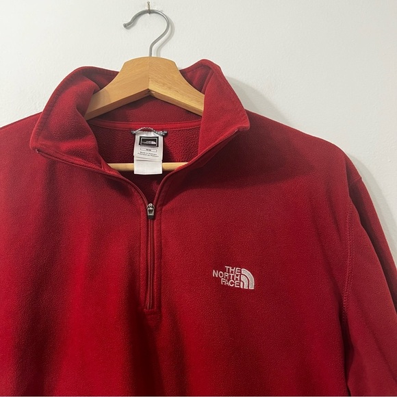 North Face Men’s 1/4 Quarter Zip M Red Fleece Hiking Outdoor Gym Travel Jacket - Picture 6 of 12